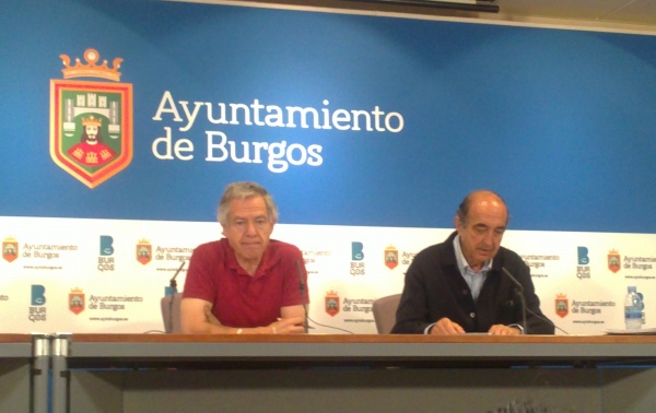 Luis Escribano y Antonio Fernández Santos durante las explicaciones.