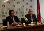 Alfonso Murillo y Enrique Plaza durante la firma del convenio de colaboración.