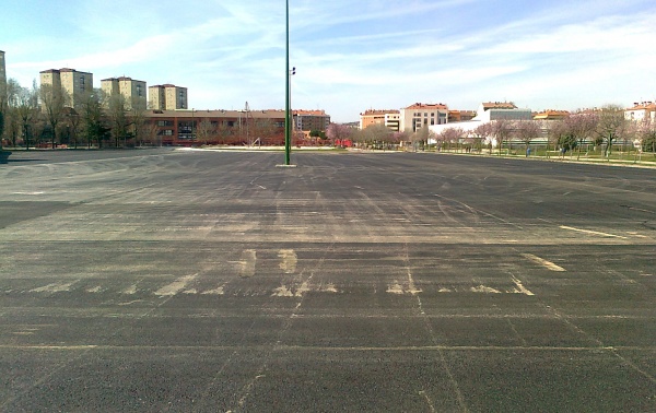 Imagen del aparcamiento disuasorio de Gamonal junto a Las Torres.
