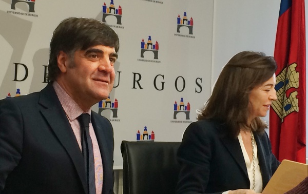 Fernando Gómez y Elena Vicente han presentado este convenio entre Proyecta Burgos y la Universidad
