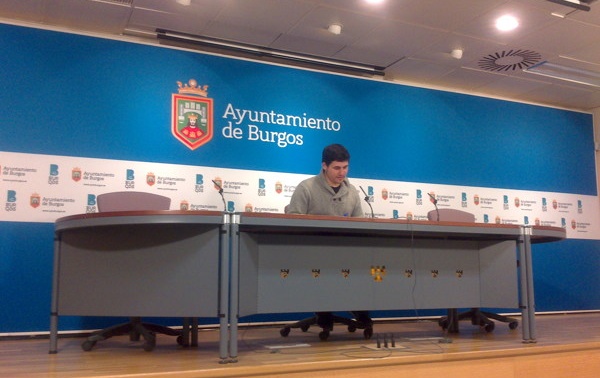 El concejal de IU compareció en el Ayuntamiento de Burgos. 