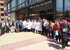 La concentración de médicos y pacientes se ha llevado a cabo frente al Centro de Salud San Agustín