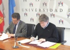 El rector de la Universidad, Alfonso Murillo, junto al gerente de Síndrome de Down, Luis Mayoral