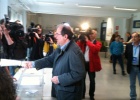 Juan Vicente Herrera ejerciendo su derecho al voto