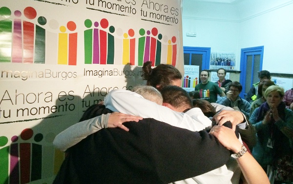 Los candidatos de Imagina Burgos celebran los resultados entre abrazos y gritos de 