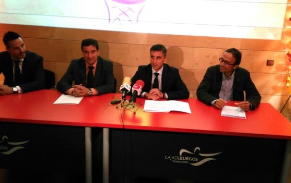 Imagen de la firma del convenio entre Fundación Caja de Burgos y CB Miraflores.